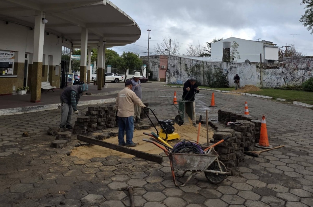 Avanzan los trabajos de reparación en la terminal de ómnibus de La Paz